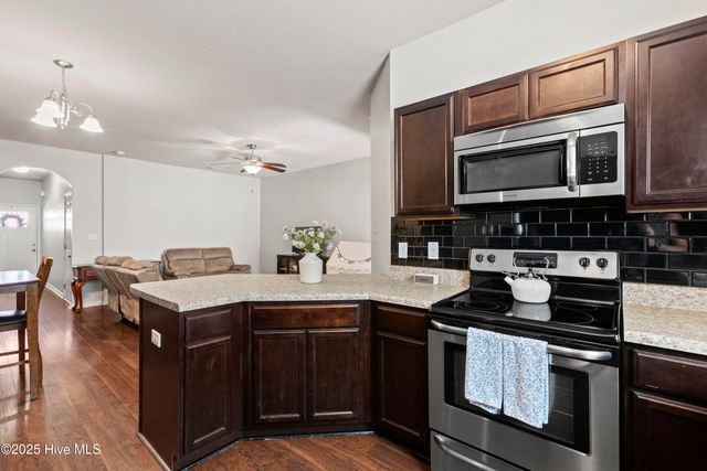 105 Waterstone Lane, Jacksonville, NC 28546