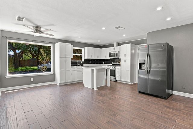 6909 Sandalwood Lane, Fort Worth, TX 76116