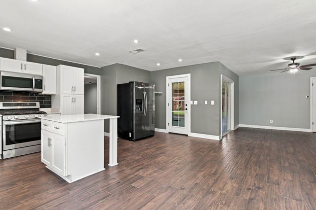 6909 Sandalwood Lane, Fort Worth, TX 76116