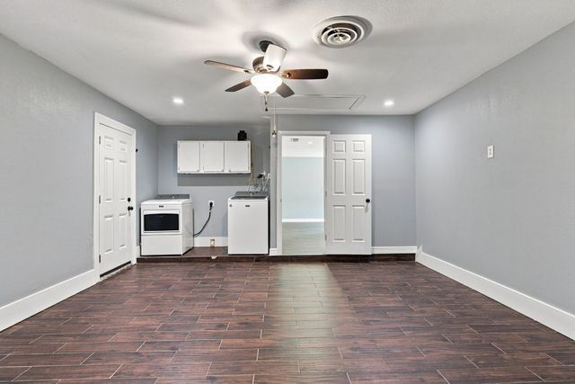 6909 Sandalwood Lane, Fort Worth, TX 76116