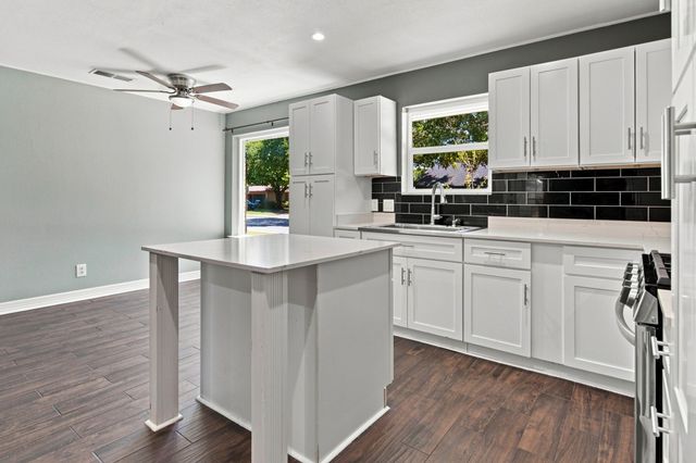 6909 Sandalwood Lane, Fort Worth, TX 76116