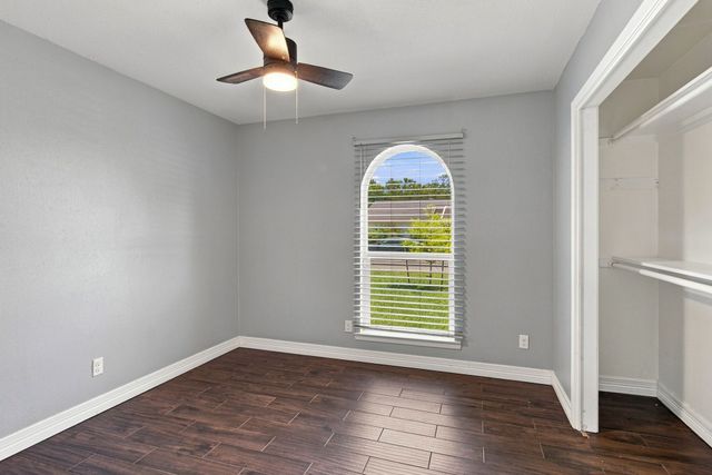 6909 Sandalwood Lane, Fort Worth, TX 76116