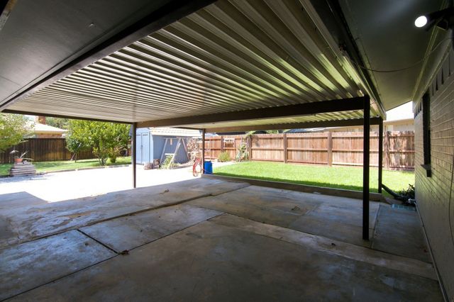 6909 Sandalwood Lane, Fort Worth, TX 76116