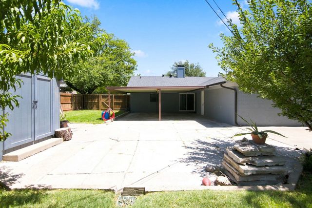 6909 Sandalwood Lane, Fort Worth, TX 76116