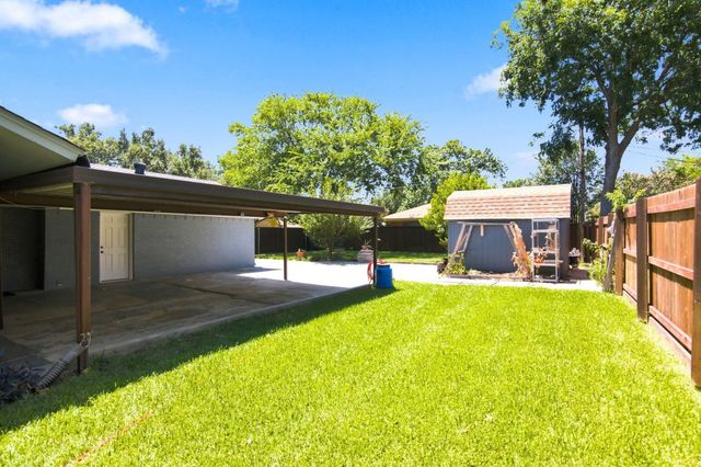 6909 Sandalwood Lane, Fort Worth, TX 76116