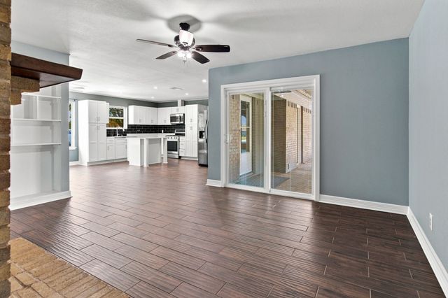 6909 Sandalwood Lane, Fort Worth, TX 76116
