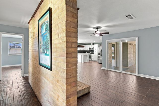 6909 Sandalwood Lane, Fort Worth, TX 76116