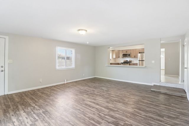 2751 N Oxford Drive, Markham, IL 60428