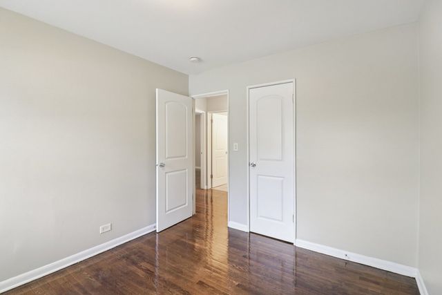 2751 N Oxford Drive, Markham, IL 60428