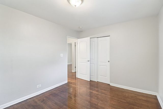 2751 N Oxford Drive, Markham, IL 60428
