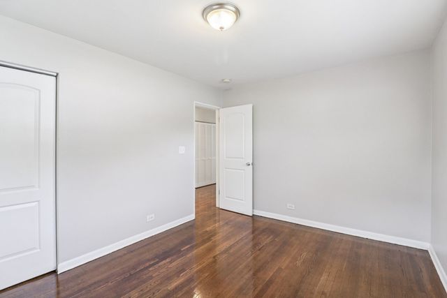 2751 N Oxford Drive, Markham, IL 60428