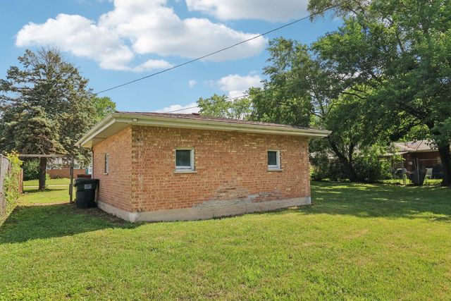 2751 N Oxford Drive, Markham, IL 60428