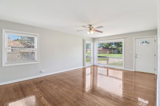 2751 N Oxford Drive, Markham, IL 60428