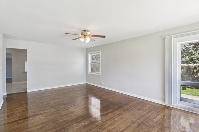 2751 N Oxford Drive, Markham, IL 60428