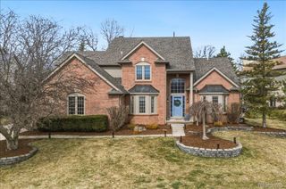 4471 S Castlewood Court, Auburn Hills, MI 48326