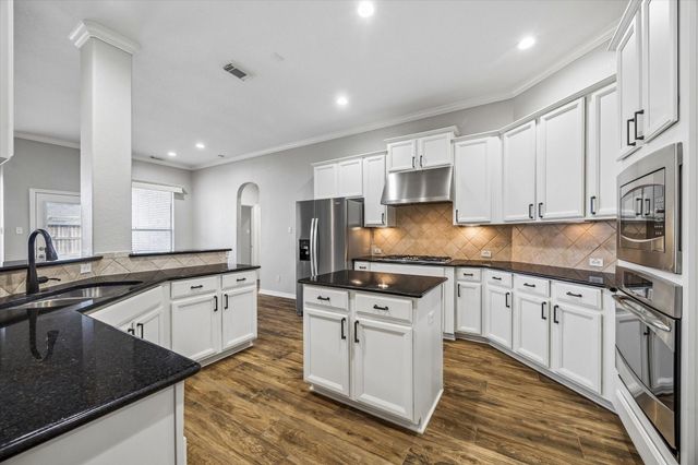 7715 Bayou Green Lane, Sugar Land, TX 77479