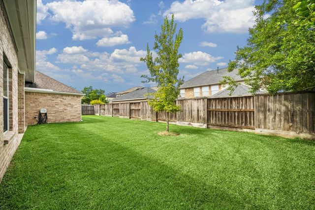 7715 Bayou Green Lane, Sugar Land, TX 77479