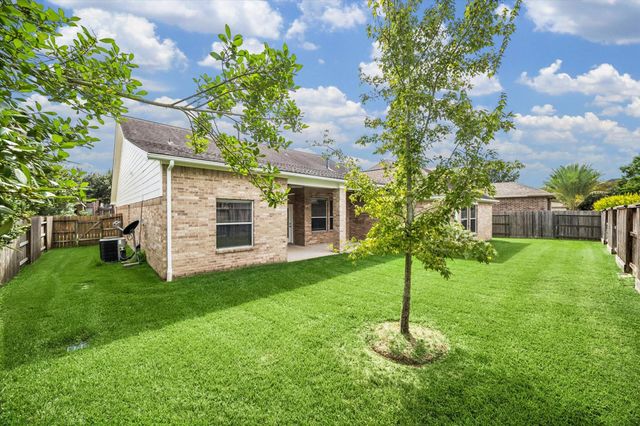7715 Bayou Green Lane, Sugar Land, TX 77479