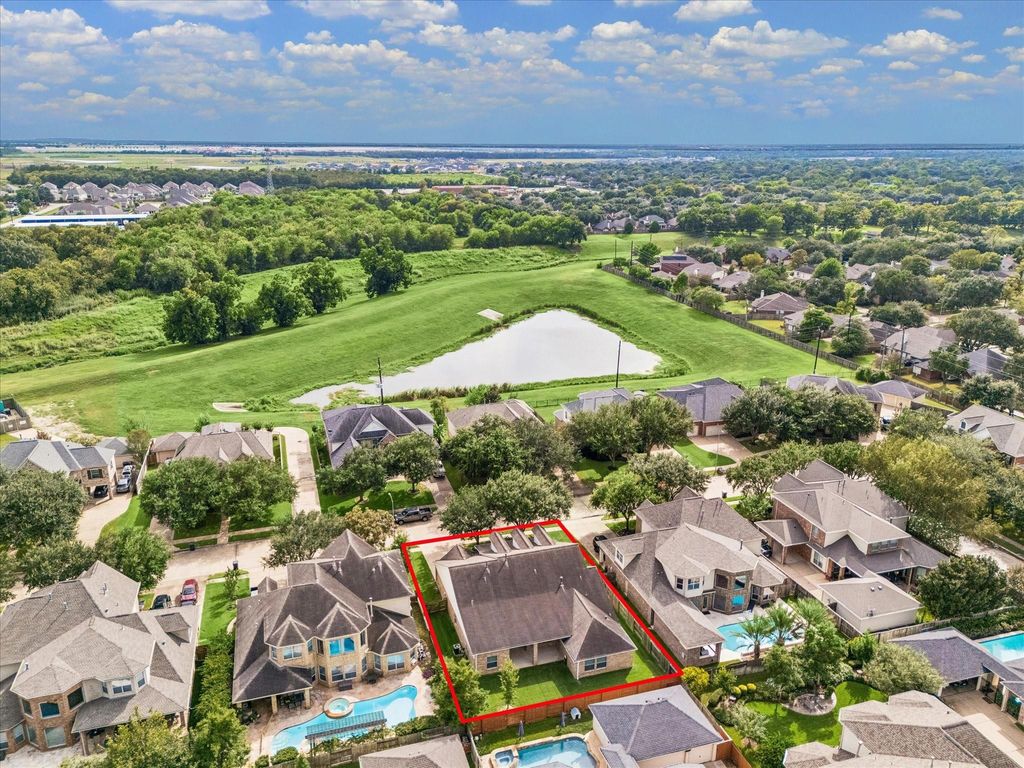 7715 Bayou Green Lane, Sugar Land, TX 77479