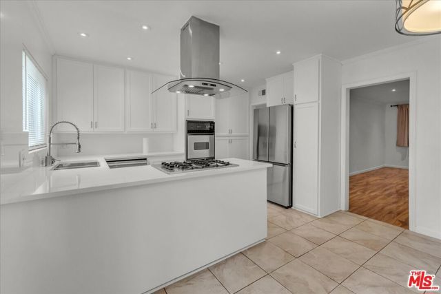 15457 Moorpark Street 3, Sherman Oaks, CA 91403