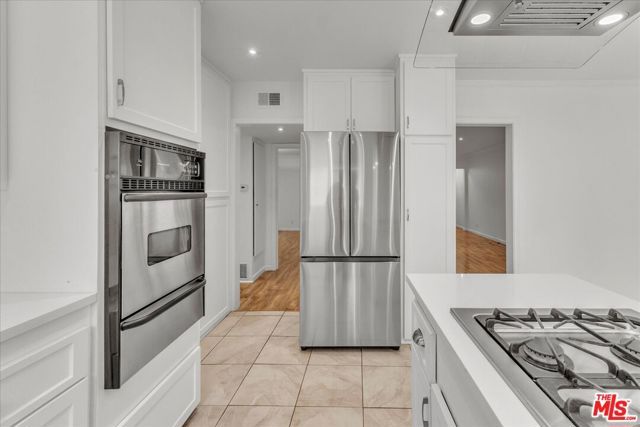 15457 Moorpark Street 3, Sherman Oaks, CA 91403