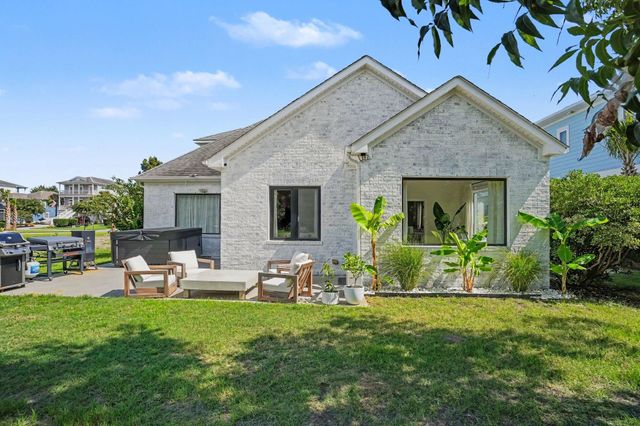 987 Shipmaster Ave., Myrtle Beach, SC 29577
