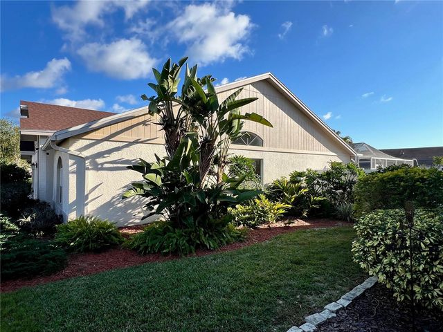 11418 GLENMONT DRIVE, Tampa, FL 33635