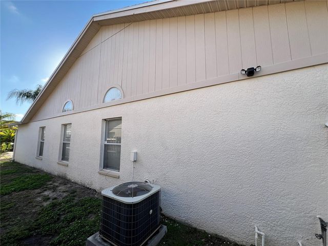 11418 GLENMONT DRIVE, Tampa, FL 33635