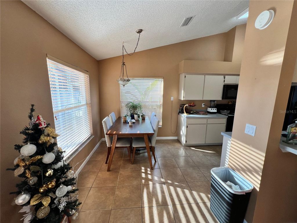 Image 22 of property listing at 11418 GLENMONT DRIVE, Tampa, FL 33635