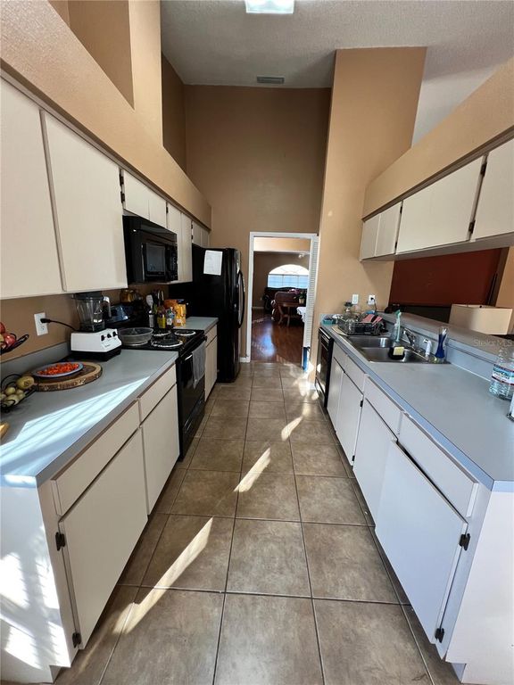 Image 24 of property listing at 11418 GLENMONT DRIVE, Tampa, FL 33635