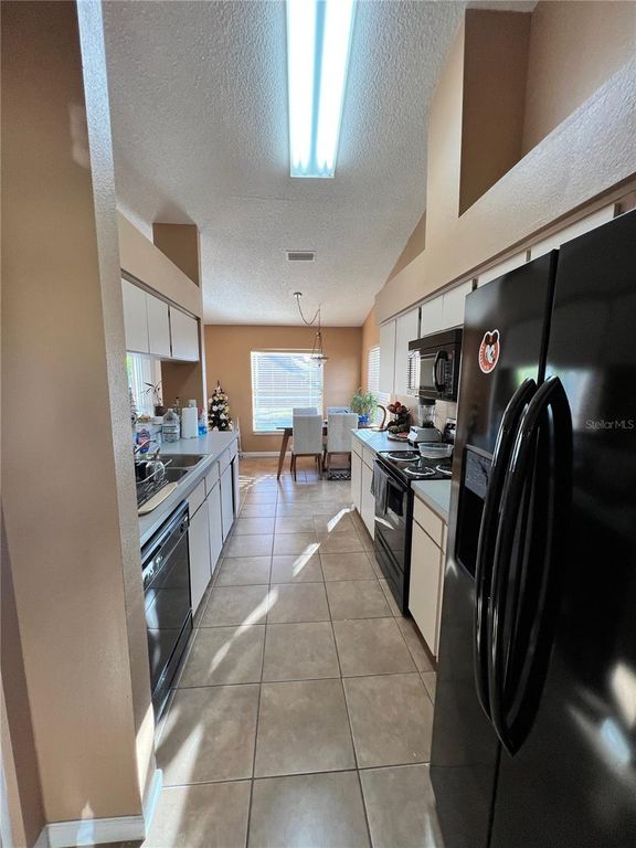 Image 26 of property listing at 11418 GLENMONT DRIVE, Tampa, FL 33635