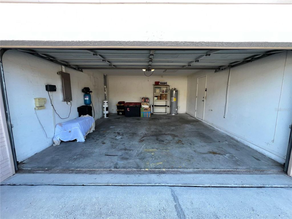 Image 53 of property listing at 11418 GLENMONT DRIVE, Tampa, FL 33635