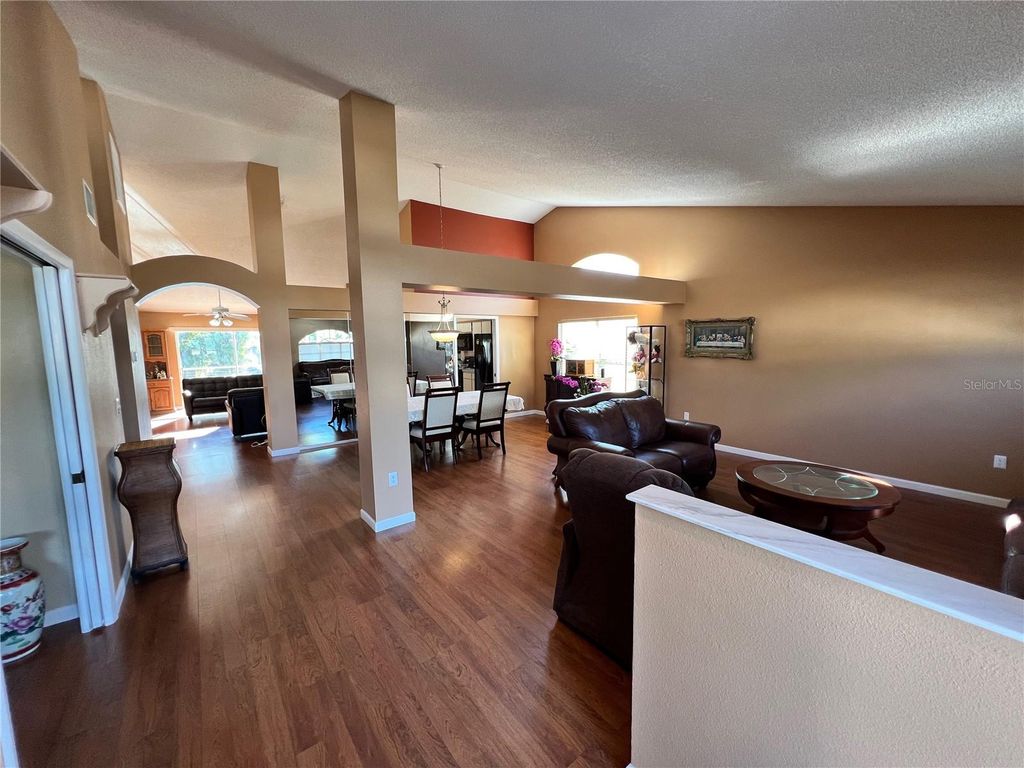 Image 10 of property listing at 11418 GLENMONT DRIVE, Tampa, FL 33635