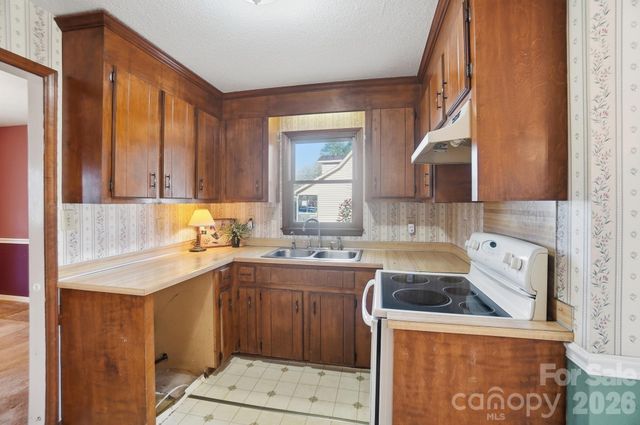 1400 Neal Hawkins Road, Gastonia, NC 28056