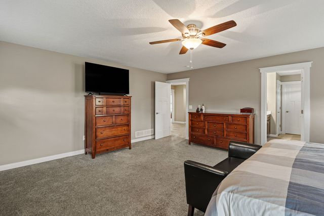 6131 Lillie Avenue, Davenport, IA 52806