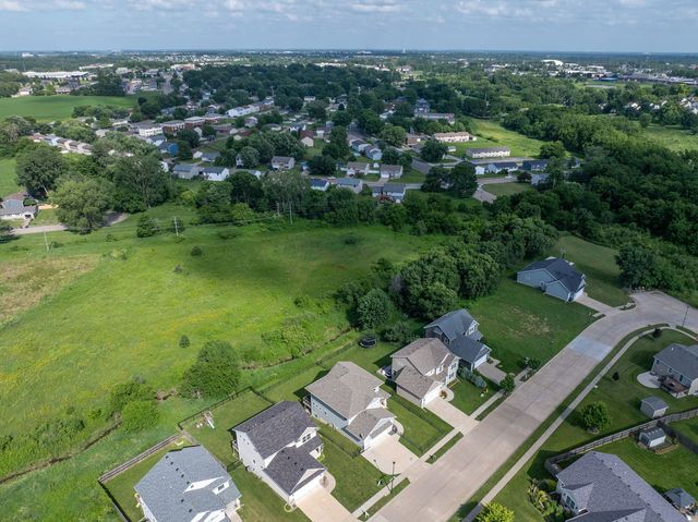 6131 Lillie Avenue, Davenport, IA 52806