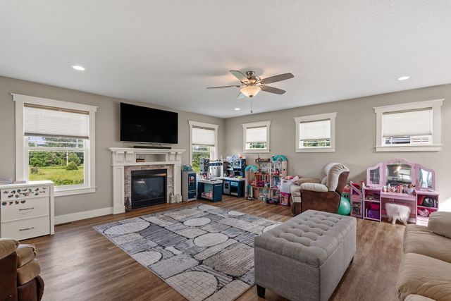 6131 Lillie Avenue, Davenport, IA 52806