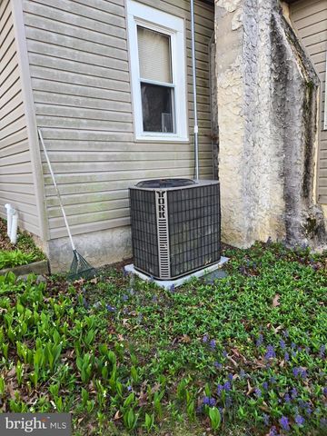 565 HOLLY DR, Franklinville, NJ 08322