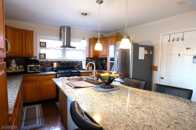 11 Mastogen Dr, Somerville Boro, NJ 08876
