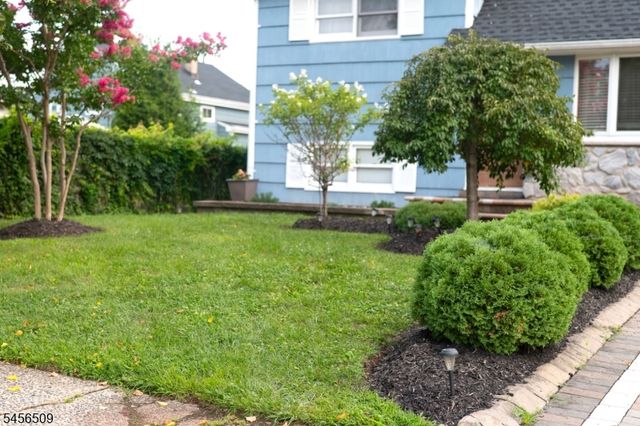 11 Mastogen Dr, Somerville Boro, NJ 08876