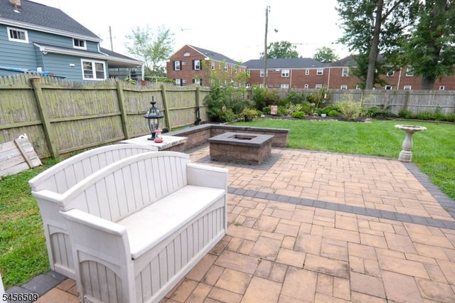 11 Mastogen Dr, Somerville Boro, NJ 08876