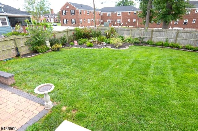 11 Mastogen Dr, Somerville Boro, NJ 08876