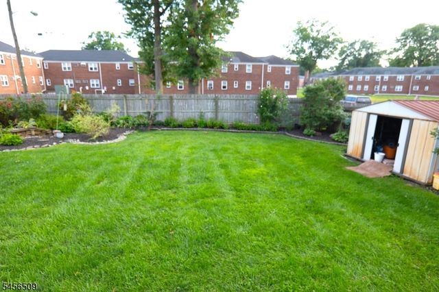 11 Mastogen Dr, Somerville Boro, NJ 08876