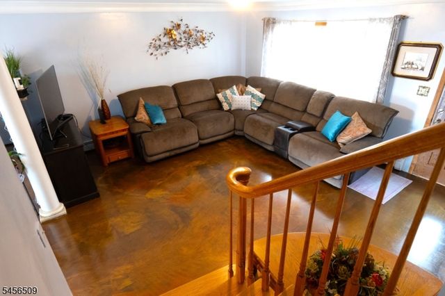 11 Mastogen Dr, Somerville Boro, NJ 08876