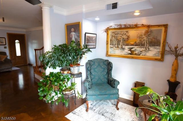 11 Mastogen Dr, Somerville Boro, NJ 08876