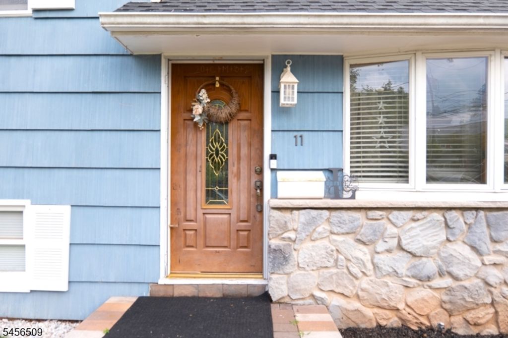 11 Mastogen Dr, Somerville Boro, NJ 08876 — photo 5