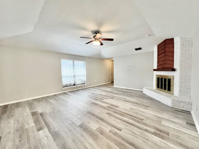 2319 Redbrook Drive, Arlington, TX 76014