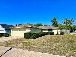 2319 Redbrook Drive, Arlington, TX 76014