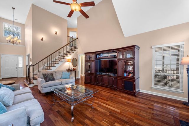 835 Creek Drive, Chattanooga, TN 37415