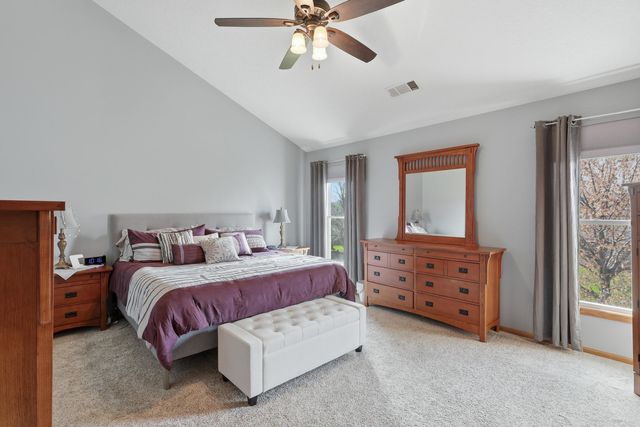 1051 W Price Street, Eldridge, IA 52748
